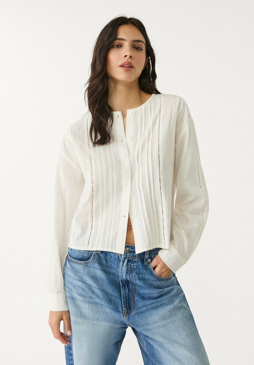 

Блуза FLOWING WITH TRIMS Stradivarius, белый