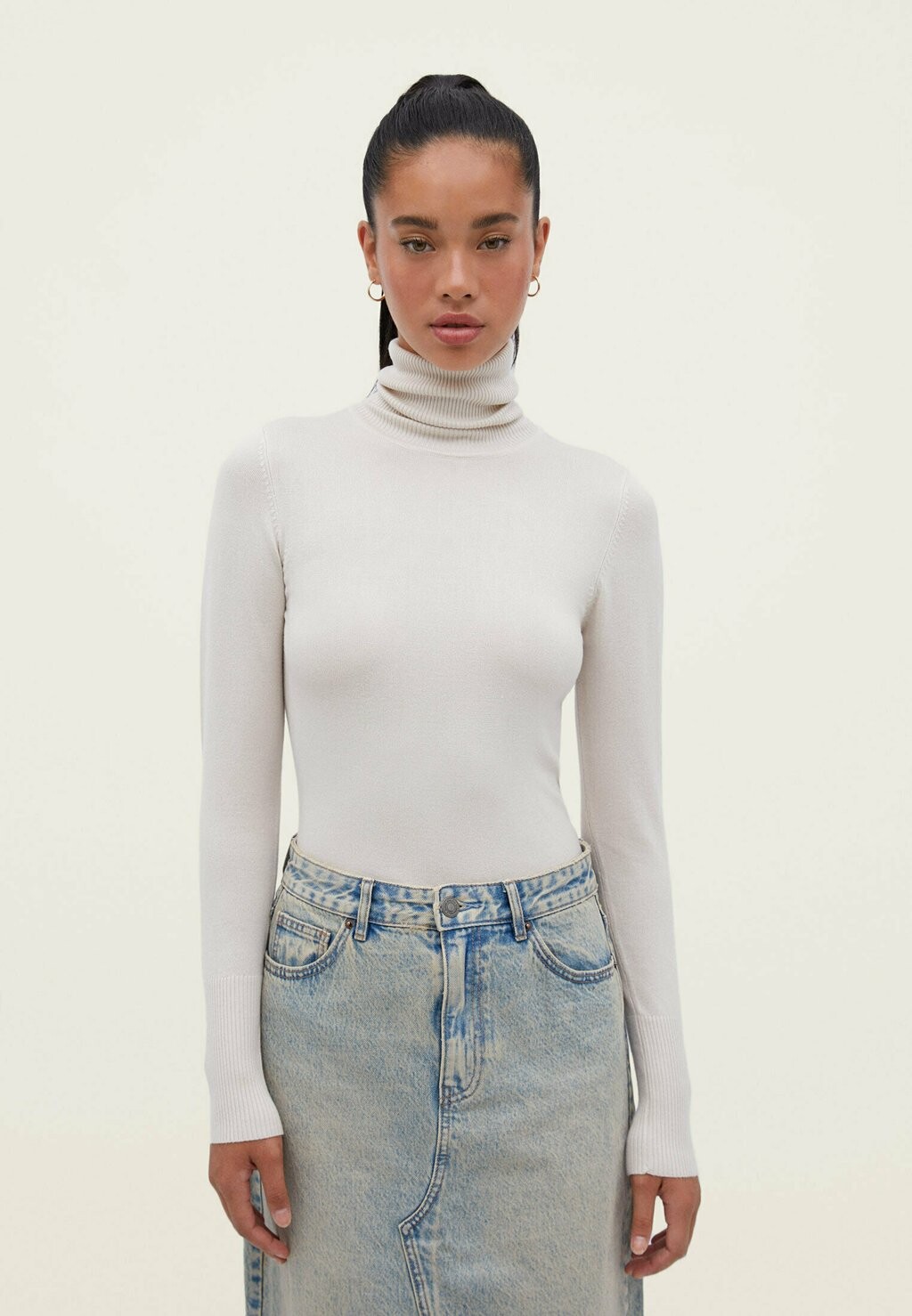

Свитер High Neck Stradivarius, бежевый