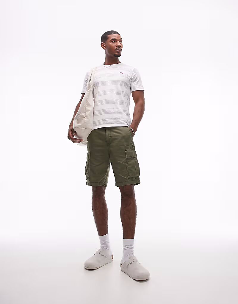 

Шорты Levi's Carrier Cargo в темно-зеленом цвете