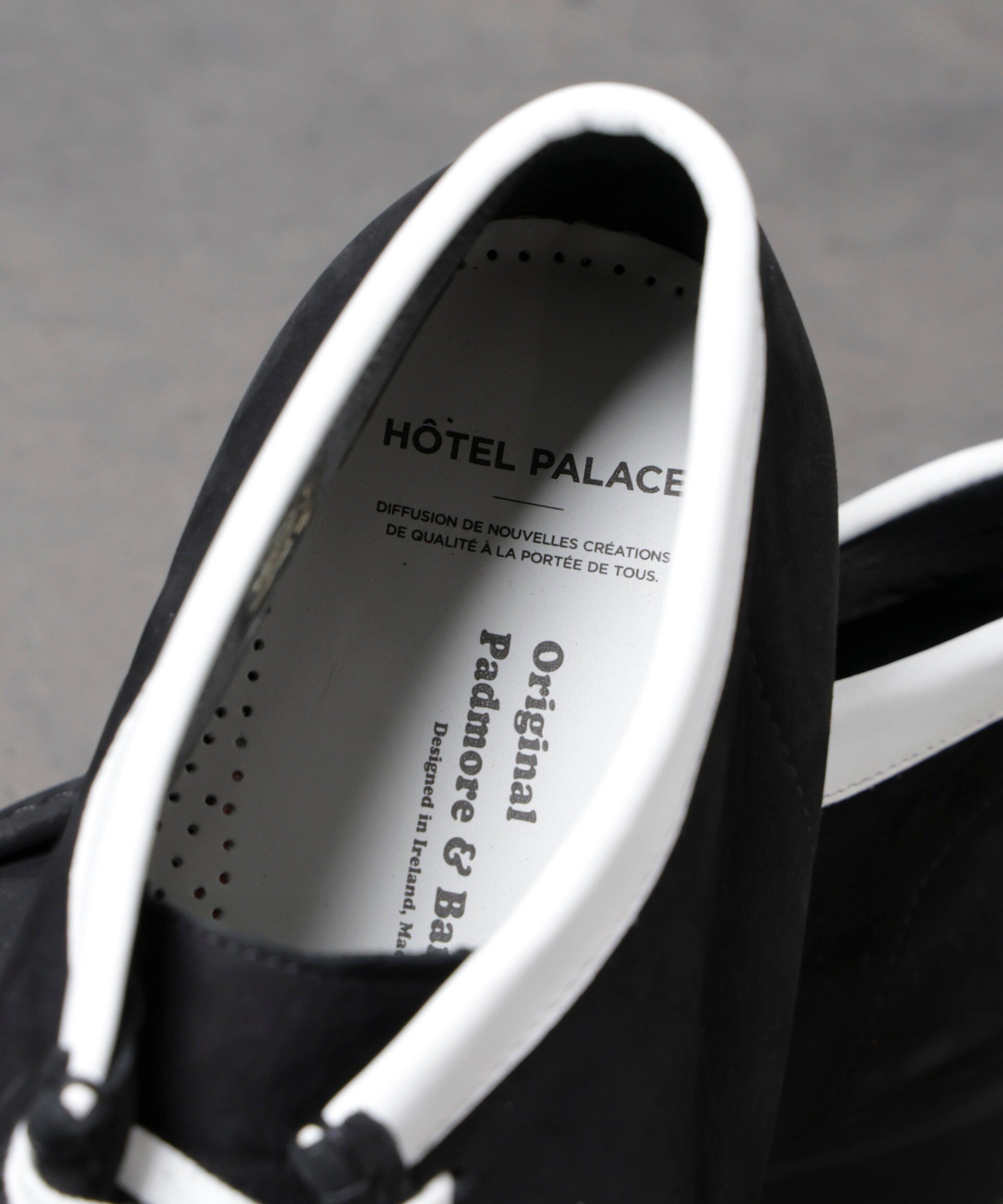 Ботинки HOTEL PALACE x Padmore & Barnes из нубуковой кожи с подошвой Vibram NANO universe, Black — фото 2