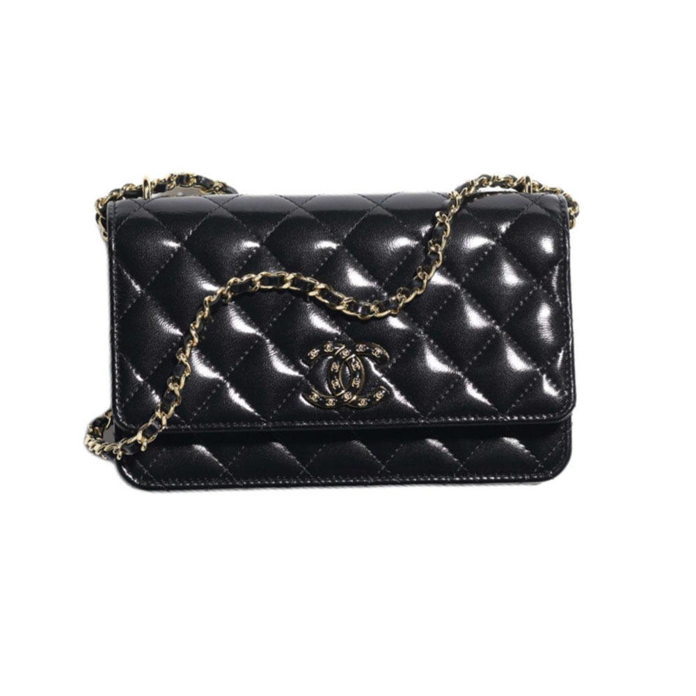 

CHANEL Полированная кожаная сумка женская черная
