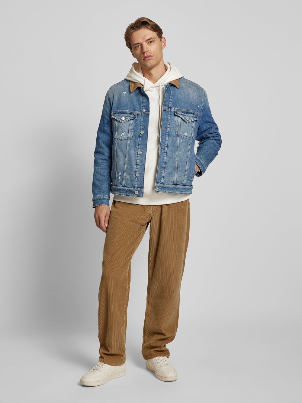 

Джинсовая куртка в стиле б/у, модель «RYAN» Tommy Jeans, синий