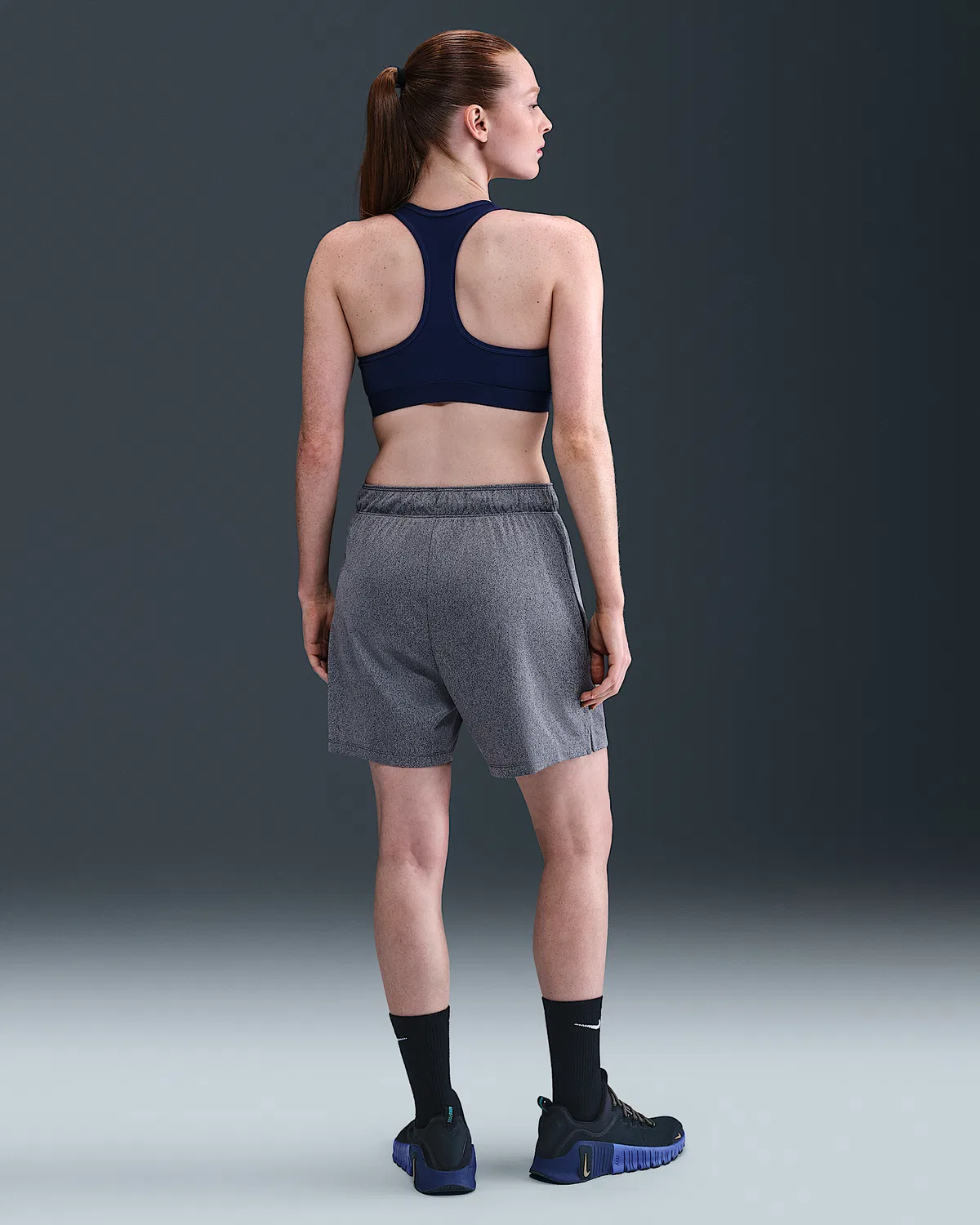 Женские шорты Nike Attack Dri-FIT для фитнеса, средней посадки, 5", без подкладки, Midnight Navy/Heather/Sail — фото 4