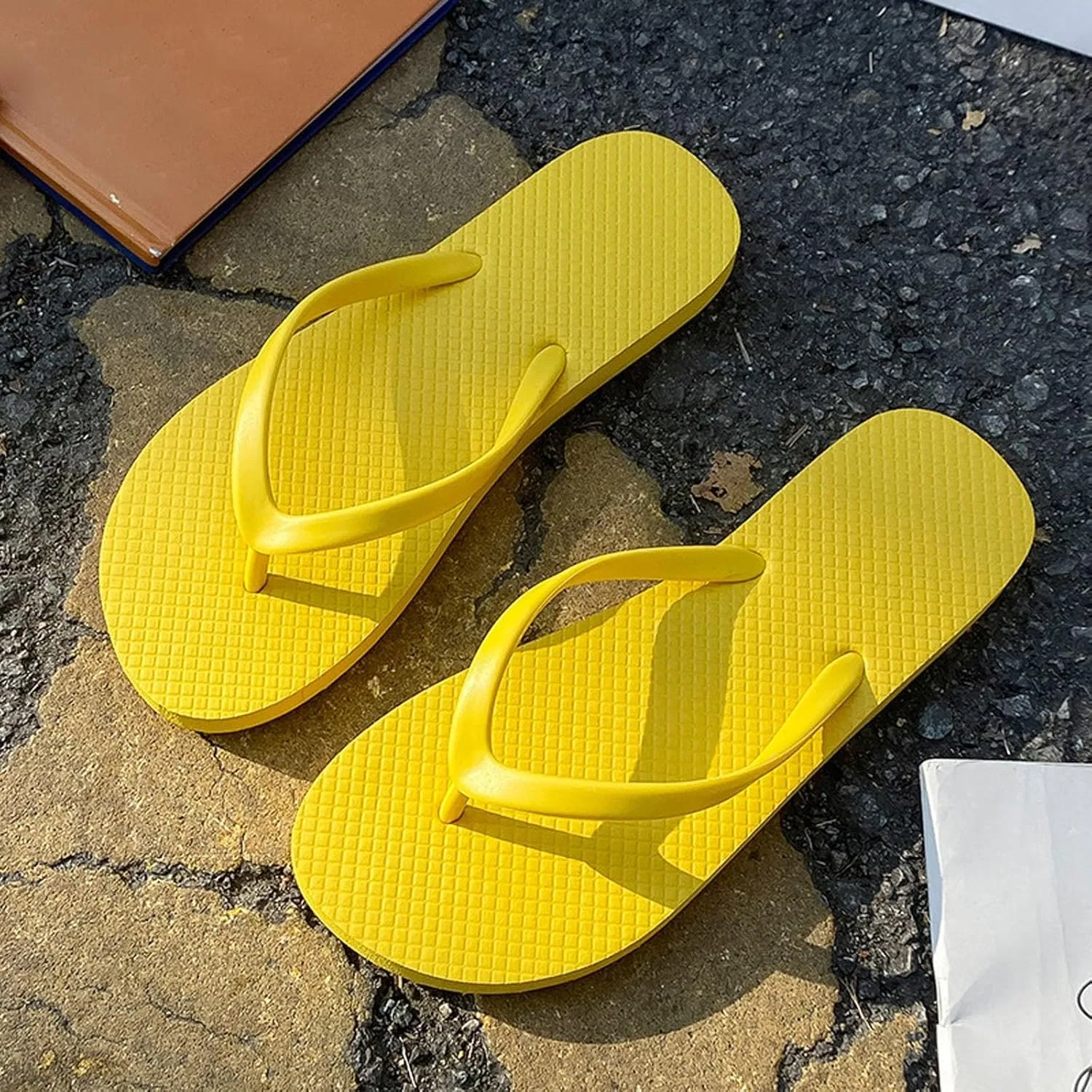 Elegante Badelatschen Damen Herren Dicke Sohle Dünne Riemen Вьетнамки Sommer Strand Meer Pool Schuhe Thong Sandalen Bequeme Zehentrenner Dusche Badeschlappen Weiche Sport Schwimmen Reisen Schlappen Generic, Gelb — фото 3