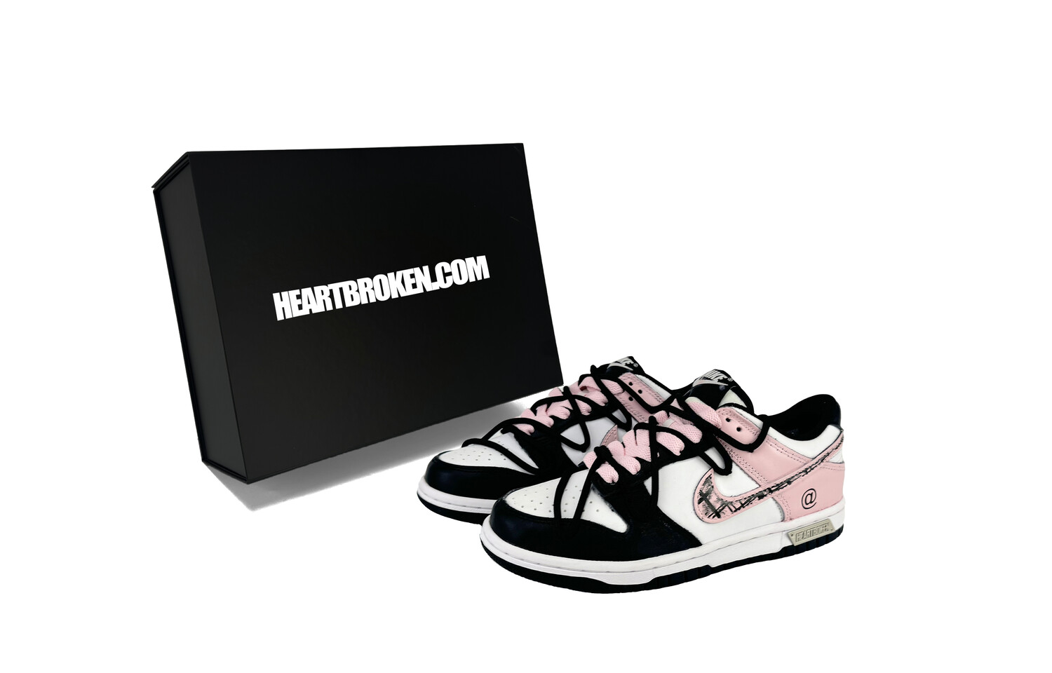 

Кроссовки Nike Dunk Skateboarding Shoes Women's Low-top Pink/Black, черный