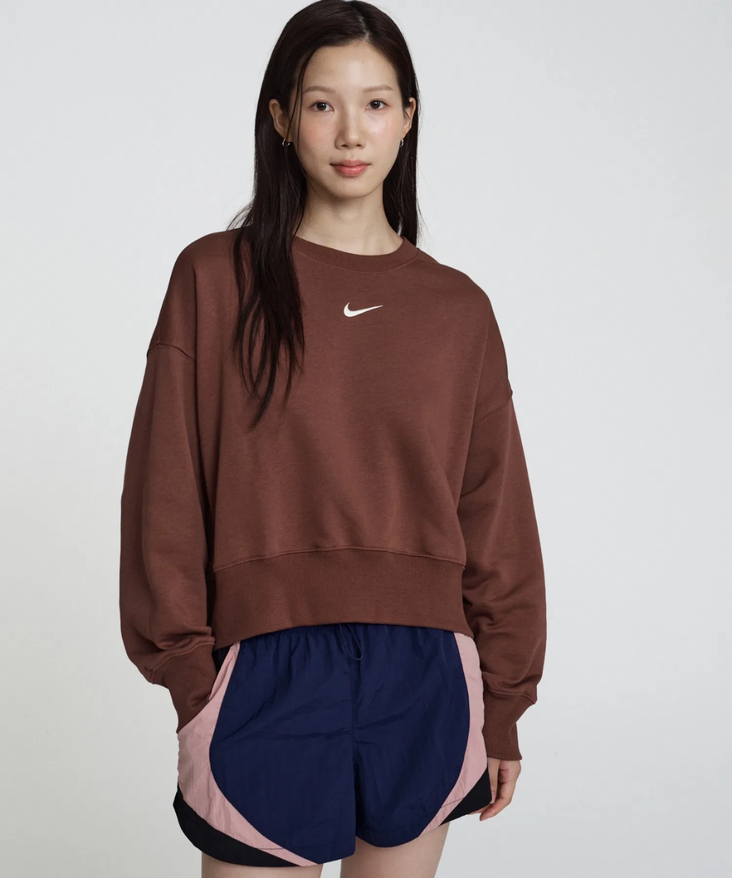 Женские спортивные шорты Nike Sportswear Mid-Rise Loose, тёмно-синие — фото 2