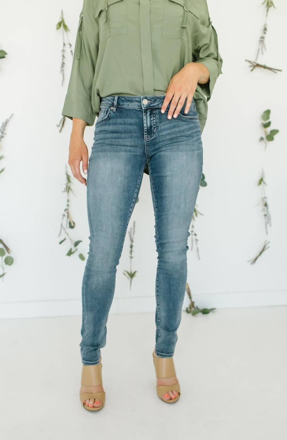 

Узкие джинсы Joyrich Ankle Comfort в цвете Eureka DEAR JOHN DENIM