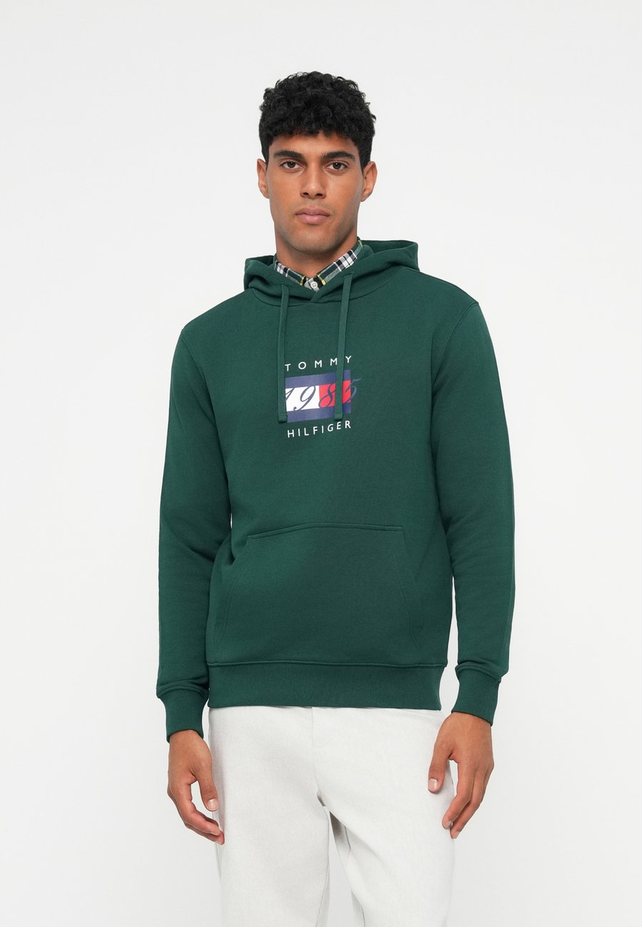 

Толстовка Tommy Hilfiger LINEAR FLAG GRAPHIC HOODIE UNISEX, Dark Green