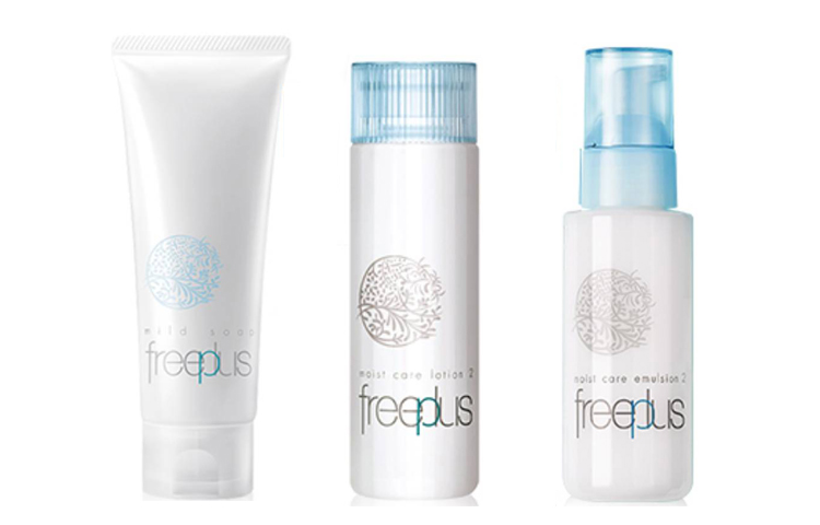 

FULIFANGSI набор для ухода за кожей: очищающее средство, тоник и эмульсия с церамидами для увлажнения, питания и гидратации три предмета Freeplus