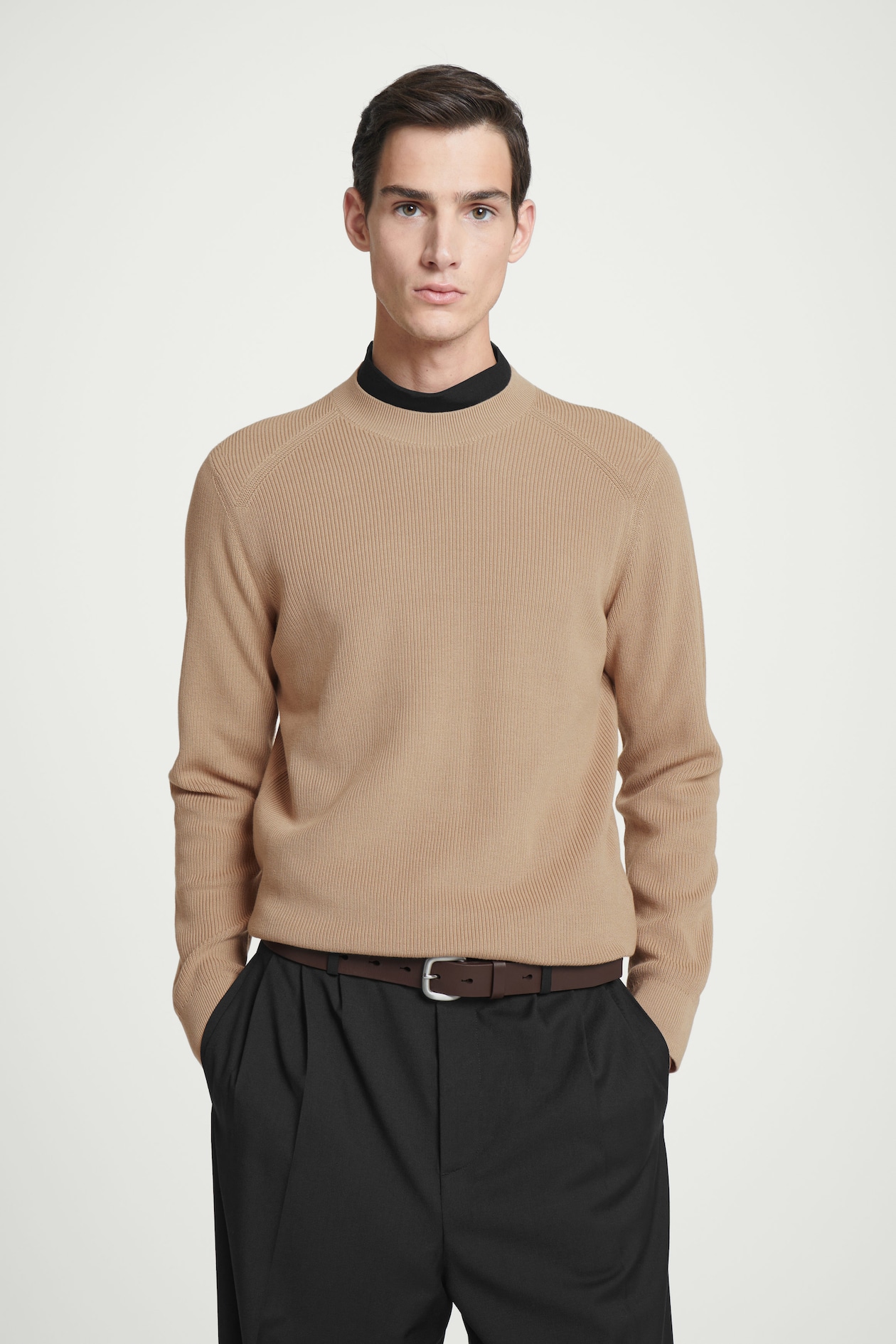 

Свитер из хлопка в рубчик – regular fit COS, бежевый