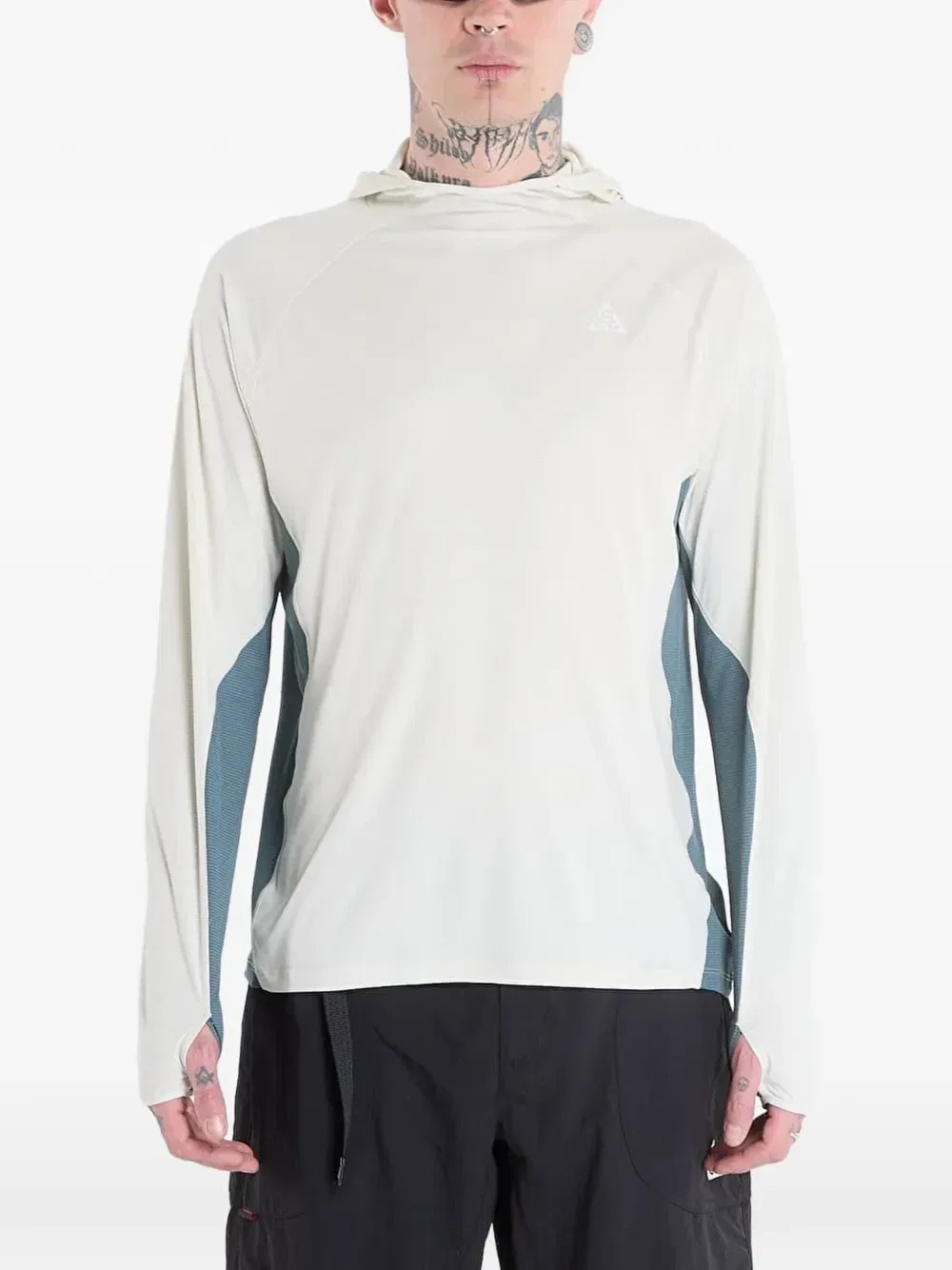 Футболка Solar Chase с длинным рукавом для тренировок Nike, бежевый