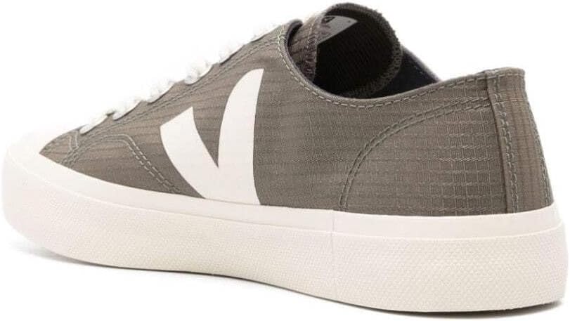 

Мужские кроссовки Veja Wata II черные - Pierre