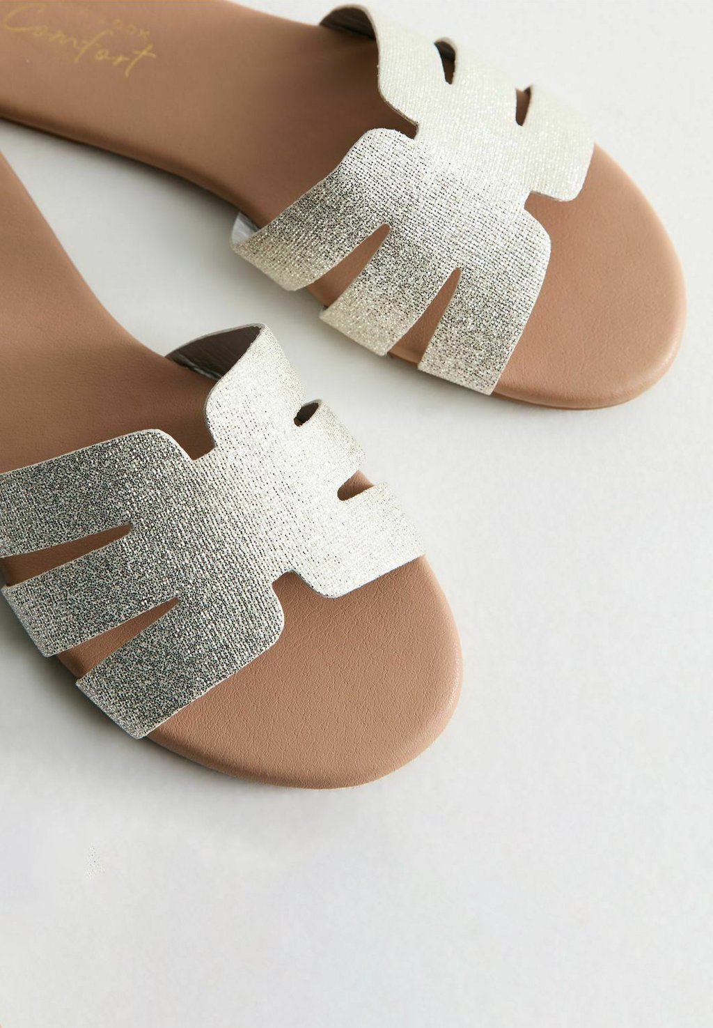 Сандалии WIDE FIT CUTOUT FLAT New Look Wide Fit, серебряный — фото 4