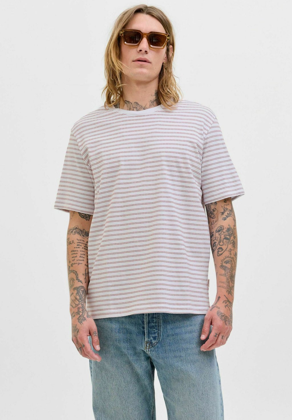 

Футболка с принтом GESTREIFT Jack & Jones, слоновая кость