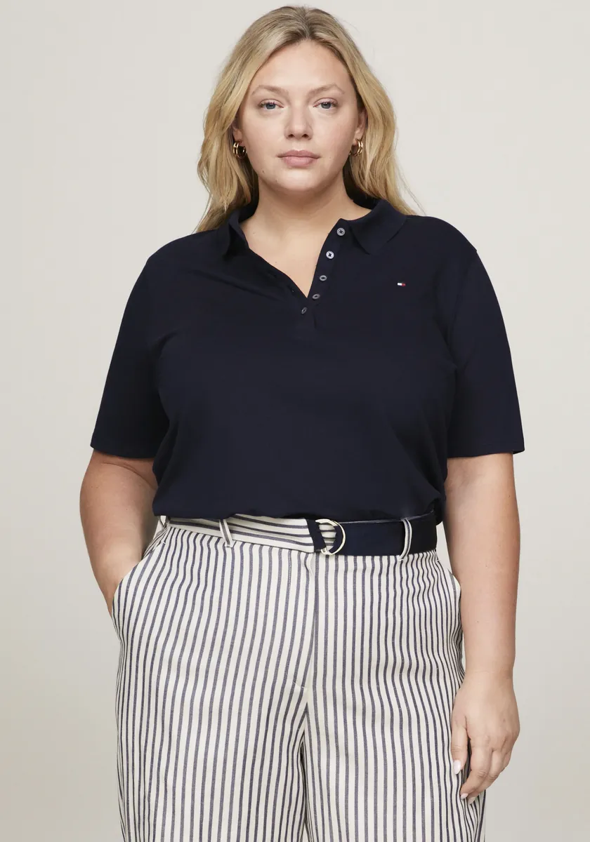 

Рубашка-поло Tommy Hilfiger Curve "CRV 1985 REG PIQUE POLO SS", PLUS SIZE CURVE, форма с 5 пуговицами, цвет Desert Sky