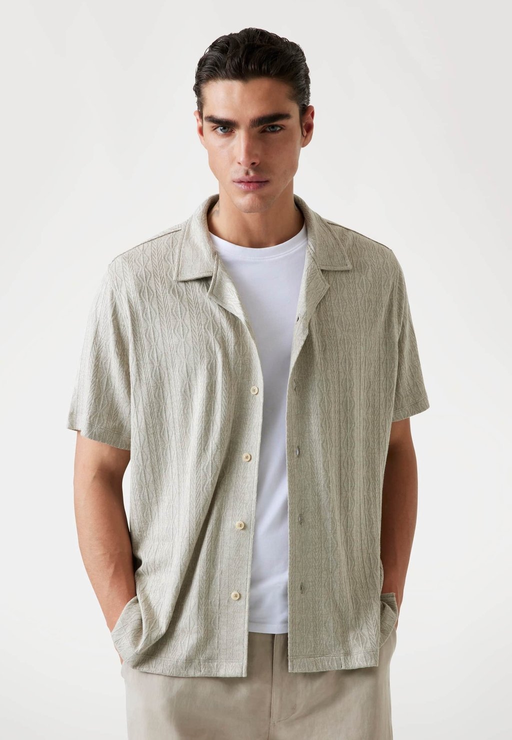 

Рубашка GEOMETRISCHES MUSTER Guess, бежевый