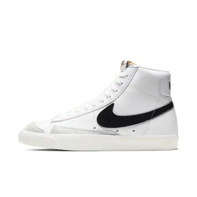 

Кроссовки Nike Blazer Mid '77, цвет White/Sail/Peach/Black