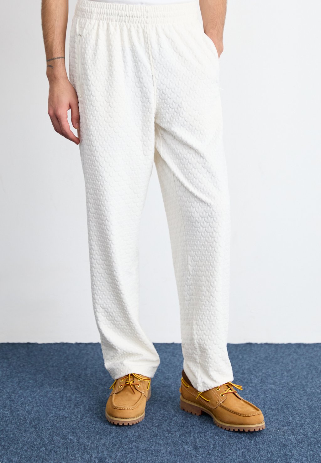 

Спортивные брюки MONOGRAM adidas Originals, молочный