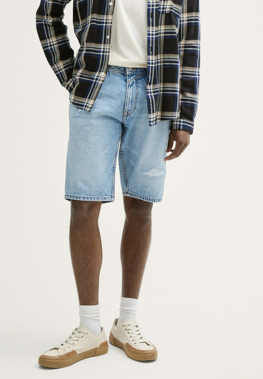 

Джинсовые шорты TOM TAILOR DENIM, цвет Destroyed Light Stone Blue Denim