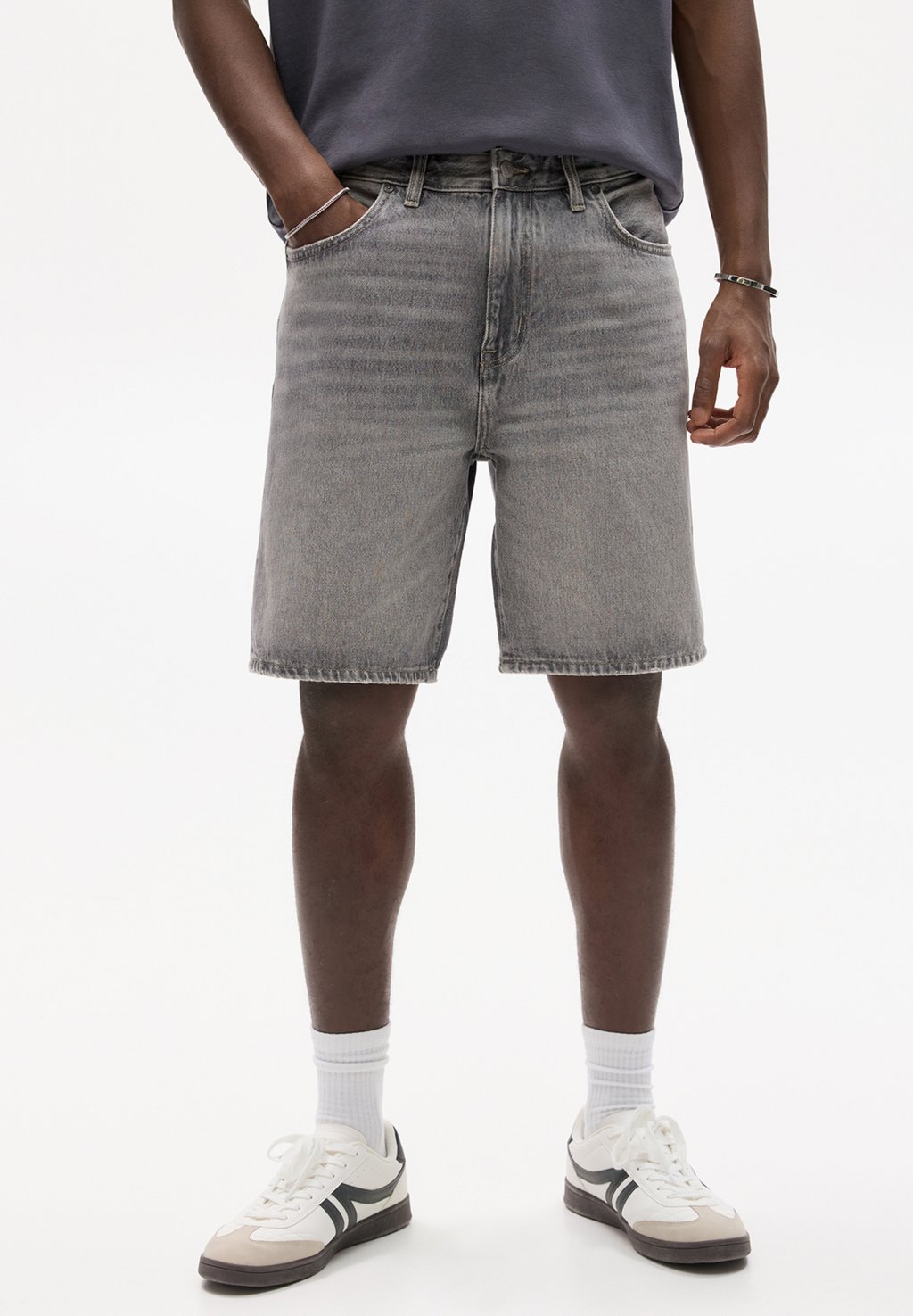 

Джинсовые шорты STANDARD - BERMUDA PULL&BEAR, темно-серый