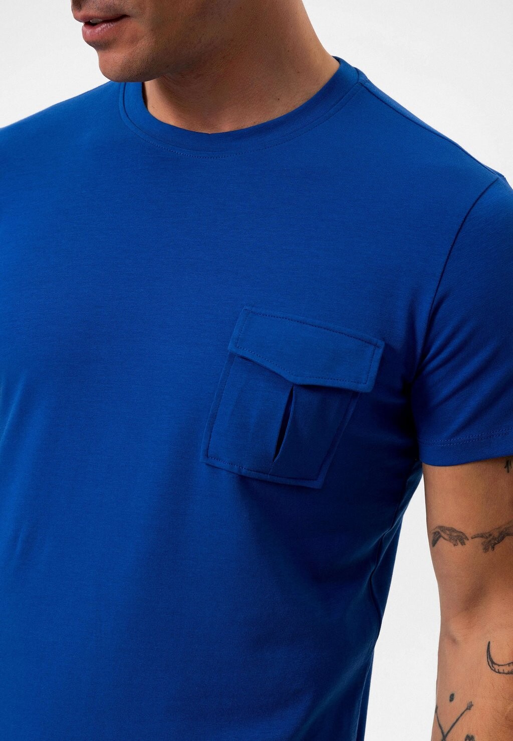 

Базовая футболка LOTI POCKET DETAILED REGULAR FIT anou anou, черный