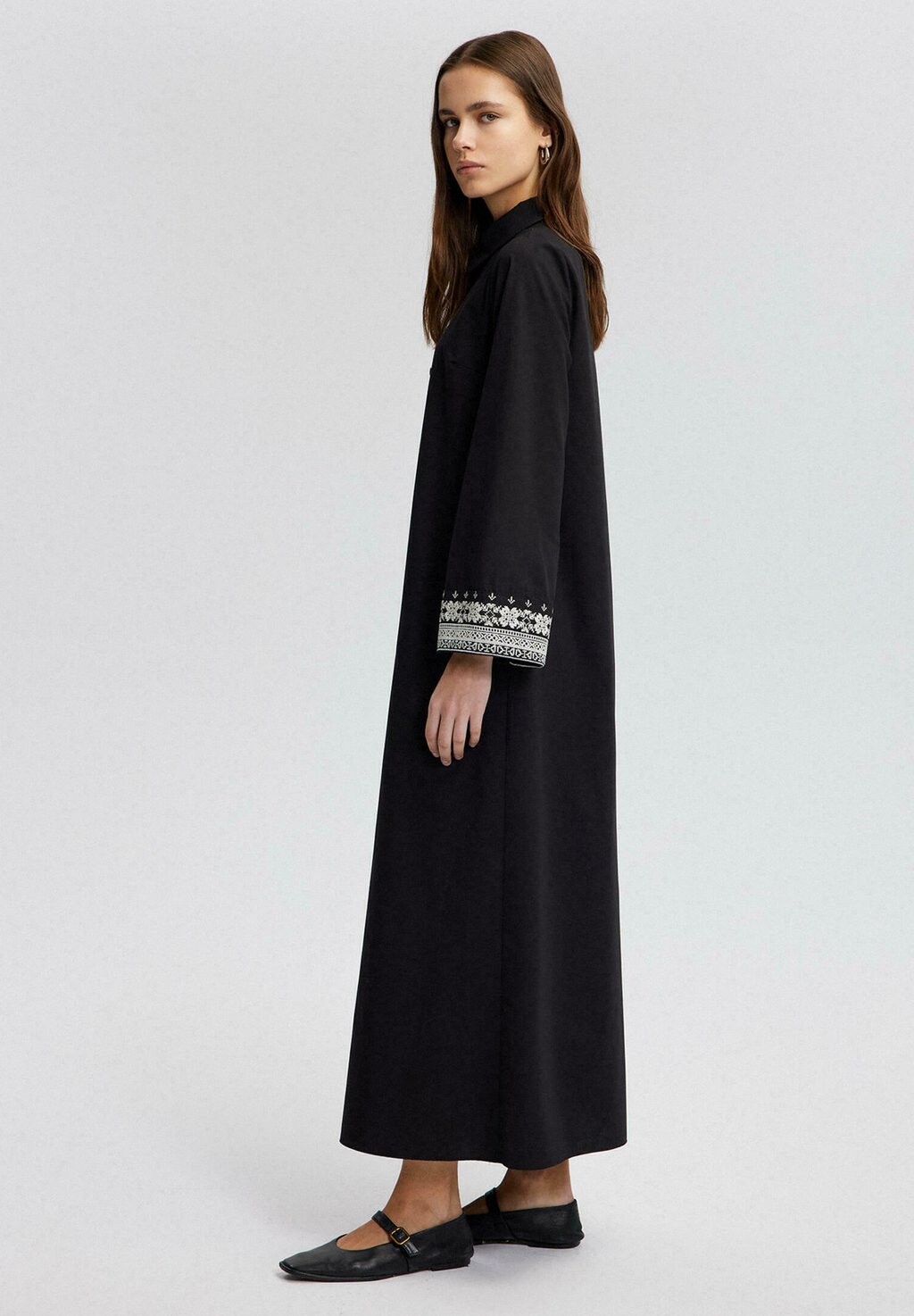 

Платье-рубашка на талии EMBROIDERED SLEEVE Touché Privé, черный