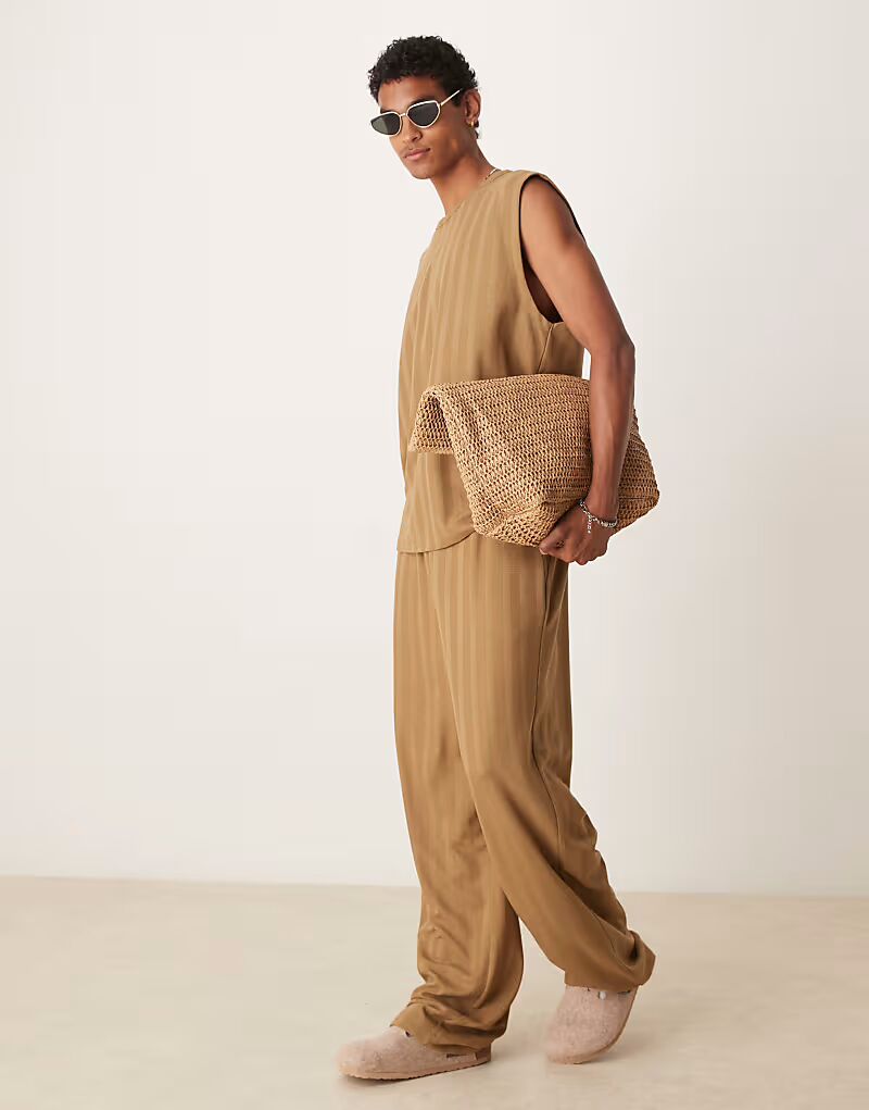 

Спортивные брюки ASOS DESIGN coord в коричневую жаккардовую полоску