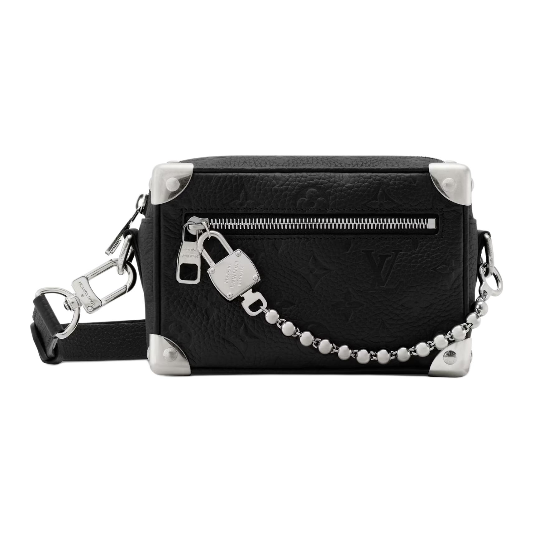 

LOUIS VUITTON Мужская мини-сумка через плечо SOFT TRUNK Monogram из кожи теленка таурильон черная