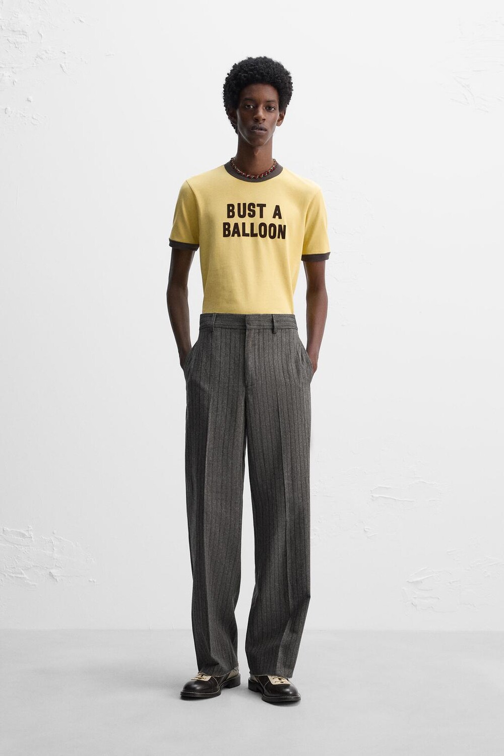 

Контрастная рубчатая футболка x harry lambert ZARA, цвет mustard