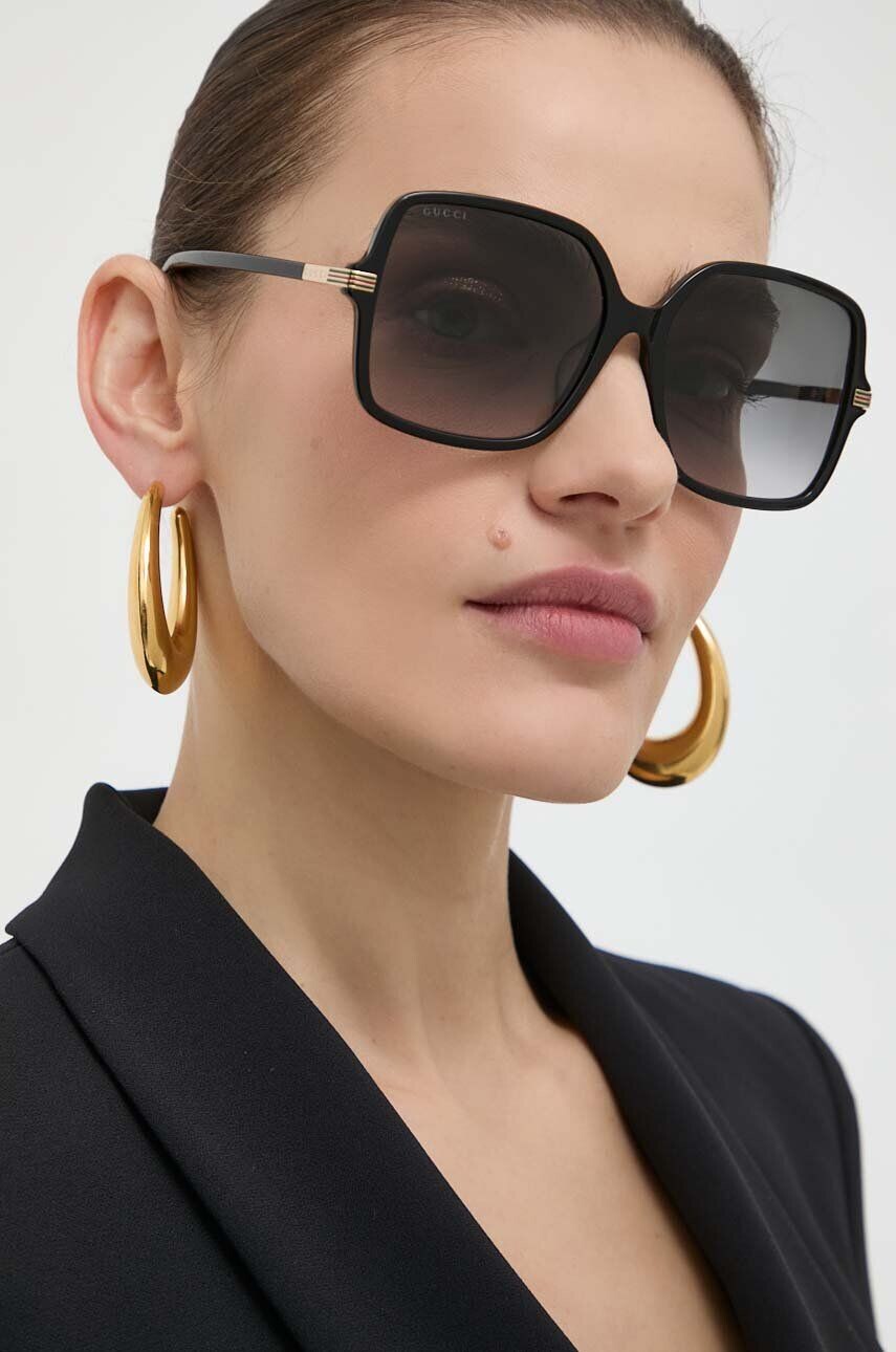 

Солнцезащитные очки Gucci, черный