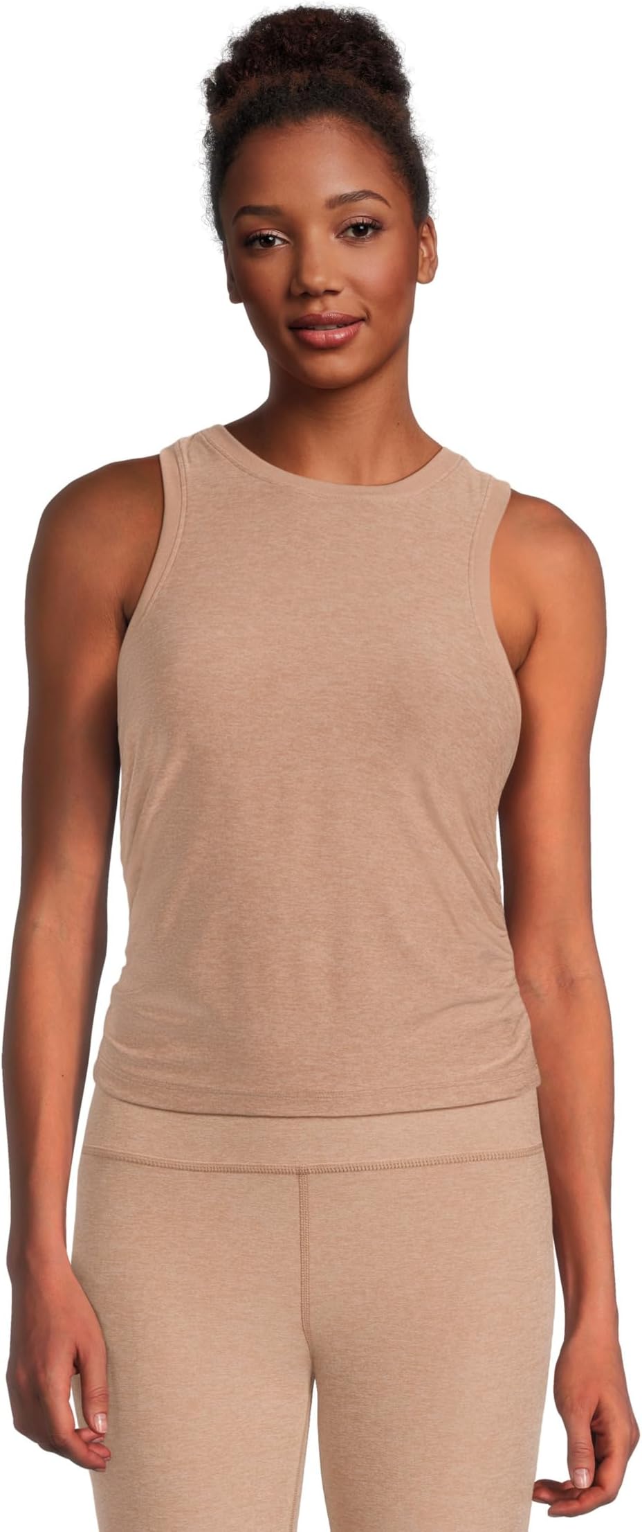 

Топ Beyond Yoga Featherweight Your Fit Shirred Tank, цвет Desert Sand Heather