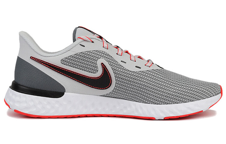 

Кроссовки Nike REVOLUTION 5 Мужчины