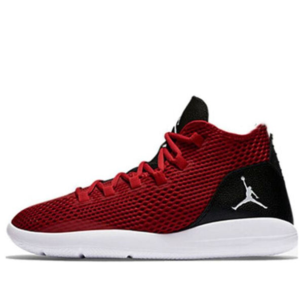 

Кроссовки раскрывают Air Jordan, красный