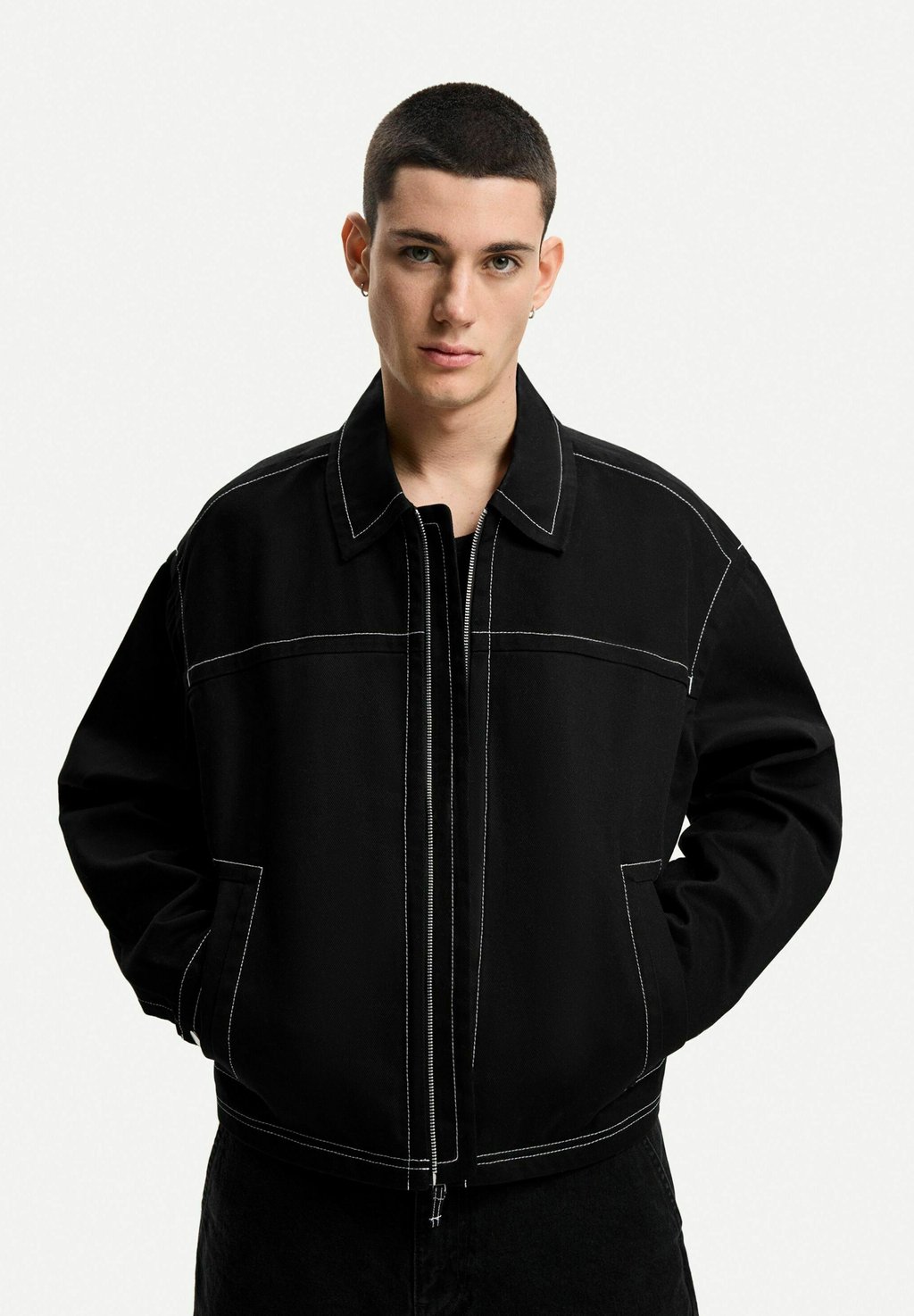 

Летняя куртка Bershka, черный