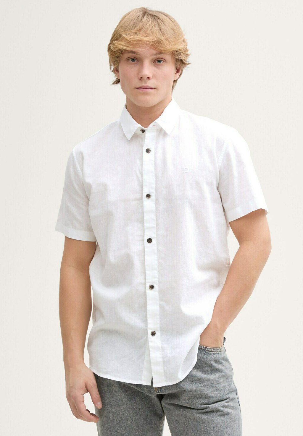 

Рубашка REGULAR FIT KURZARM TOM TAILOR DENIM, белый