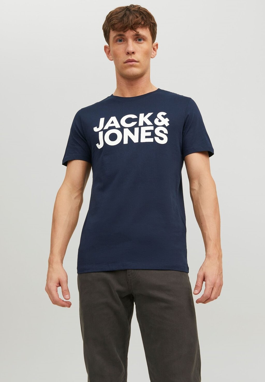 

футболка с принтом JJECORP LOGO SS O NECK NOOS Jack & Jones, темно-синий пиджак
