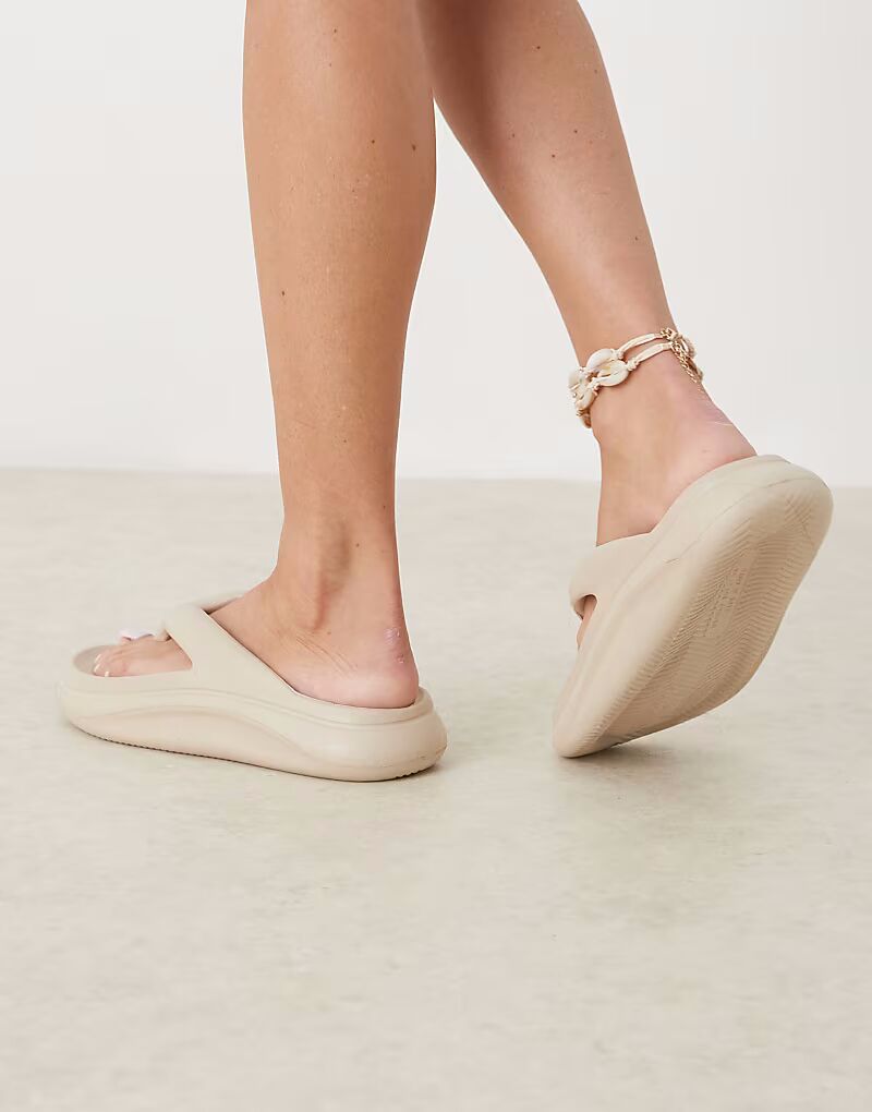 Шлепанцы-слайдеры ASOS DESIGN Fudge на толстой подошве бежевого цвета — фото 4