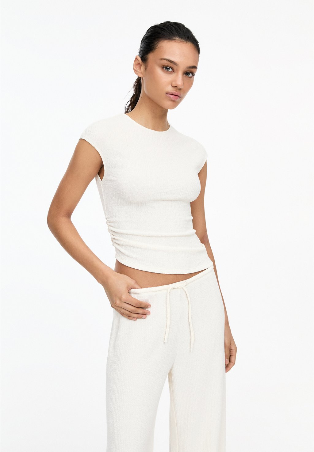 

Топ CREPE PULL&BEAR, бежевый