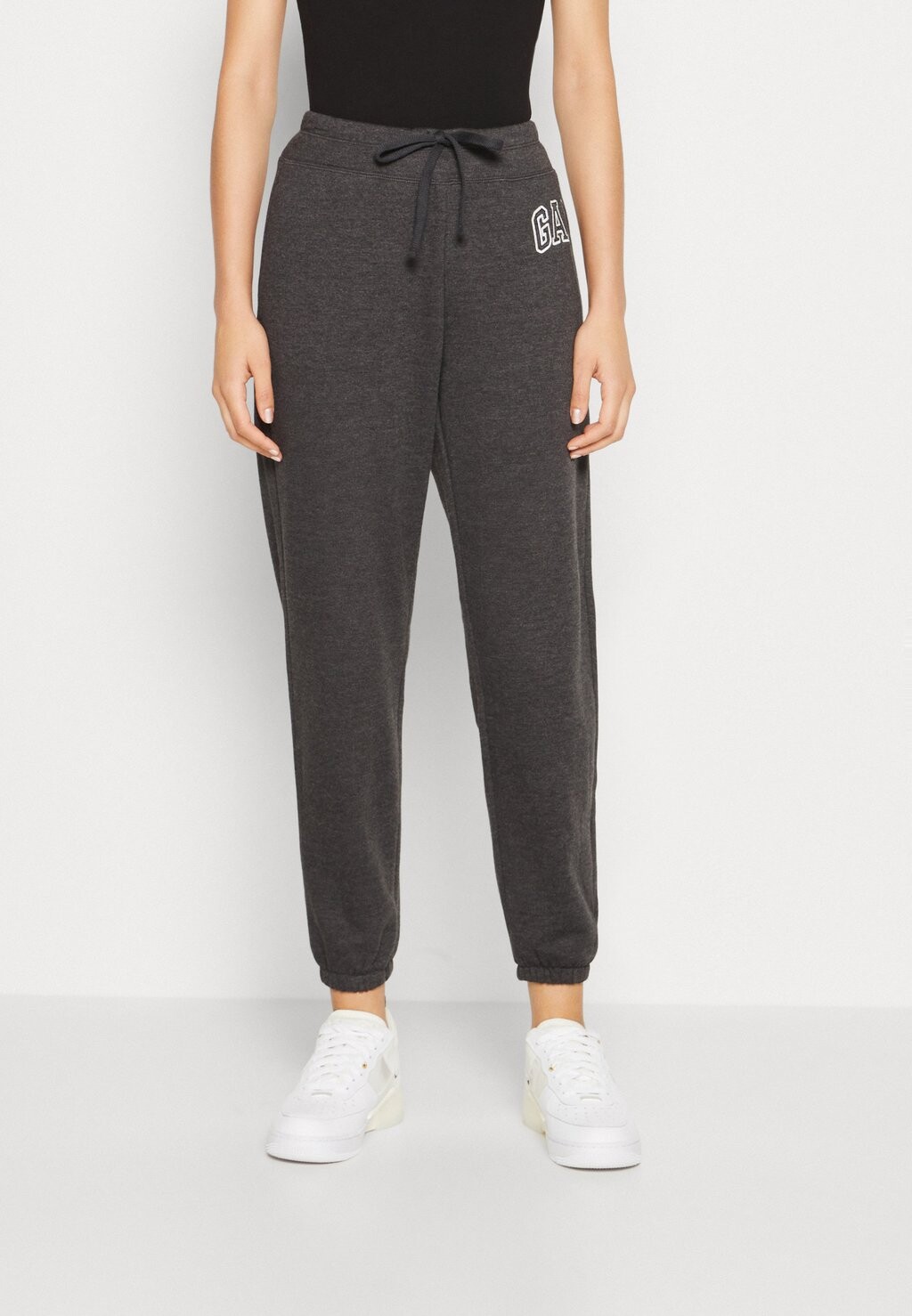 

Спортивные брюки HERITAGE JOGGER GAP, вересковый уголь