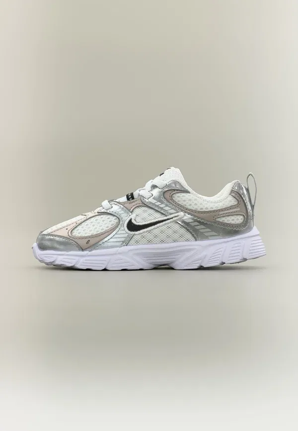 Кроссовки Nike Sportswear V5 rnr, белый/черный/серый/колледж-серый/металлик-серебристый