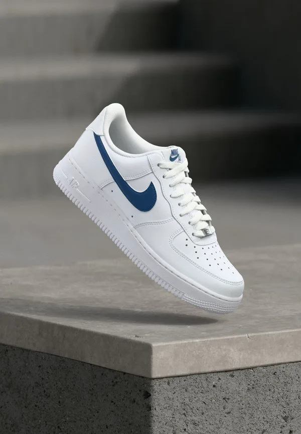 Учебные кроссовки air force 1-07 Nike Sportswear, White/Court Blue