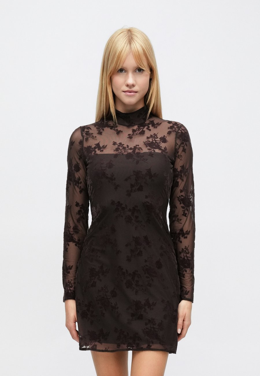 

Платье Abercrombie & Fitch PARTY MOCKNECK OPEN BACK, Black