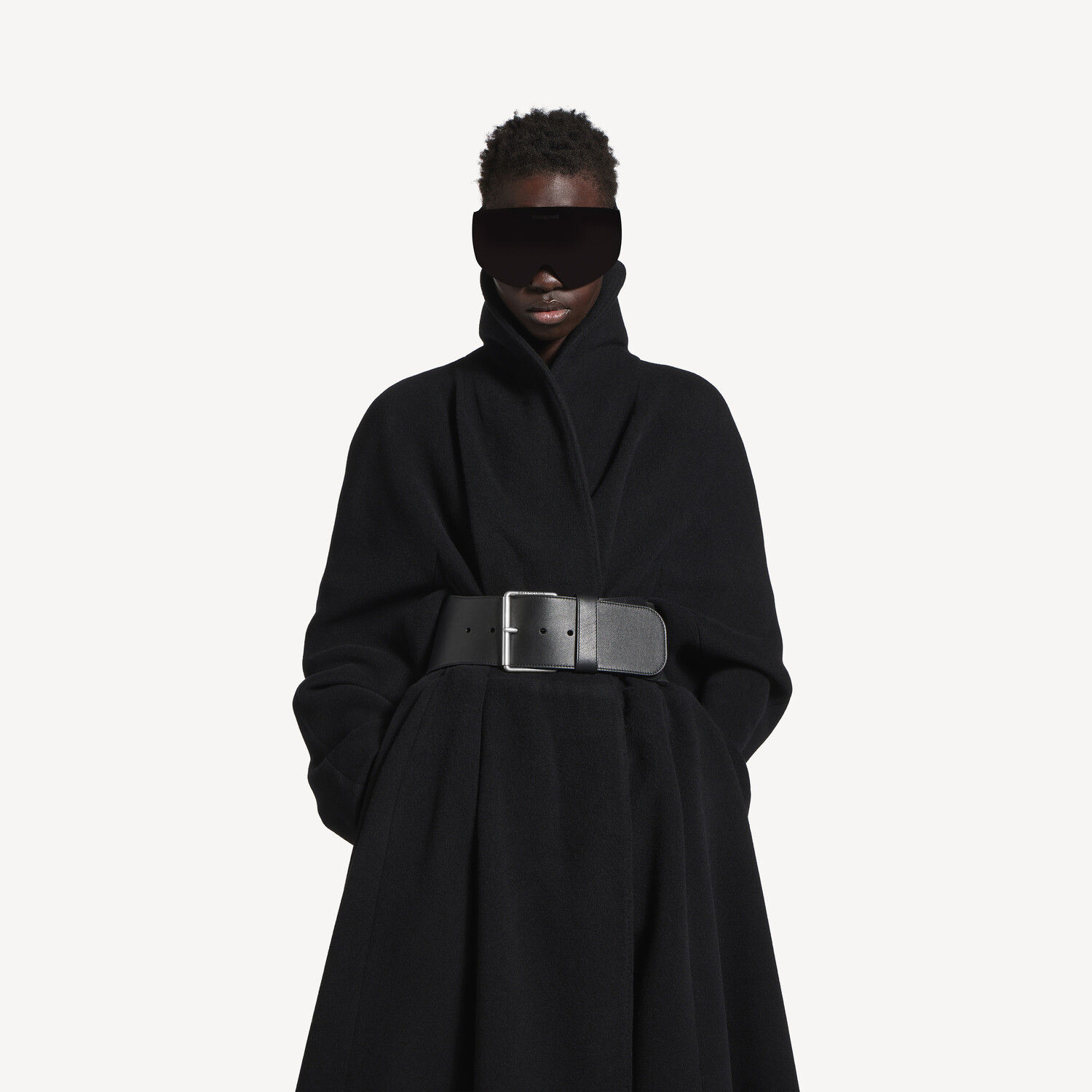 Женское пальто-накидка черного цвета BALENCIAGA, черный — фото 4