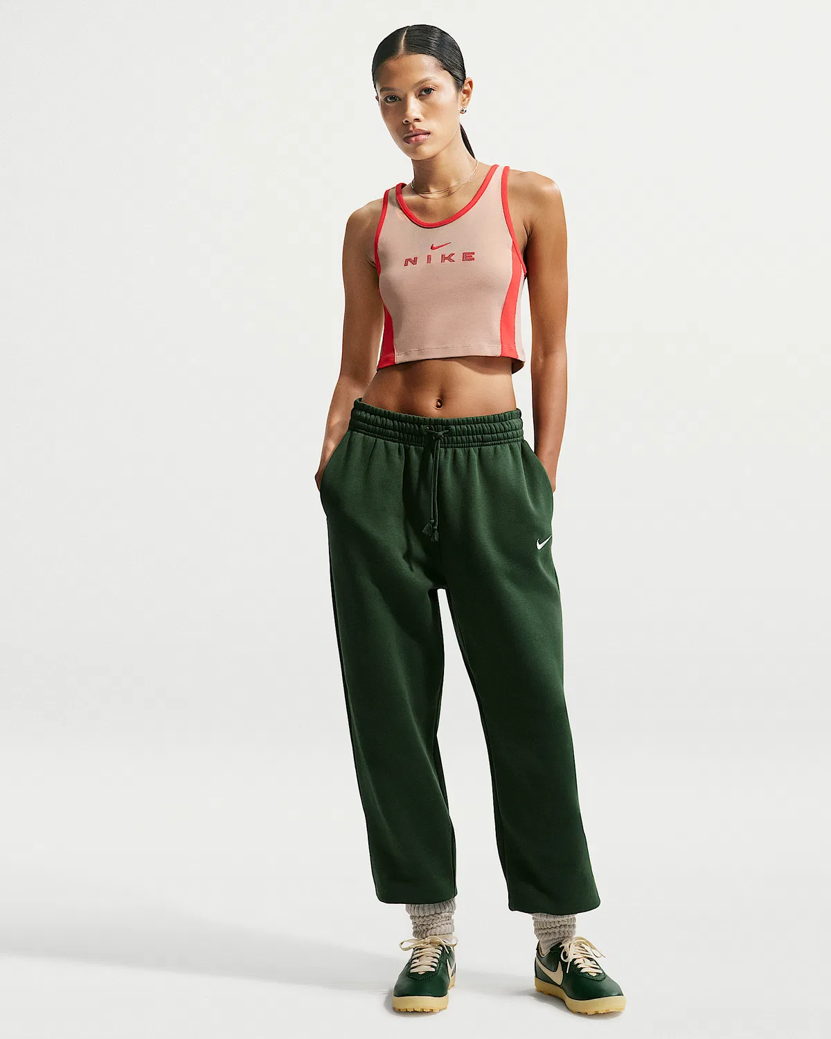 Женский облегающий топ с принтом Nike Sportswear, Linen/Light Crimson — фото 4