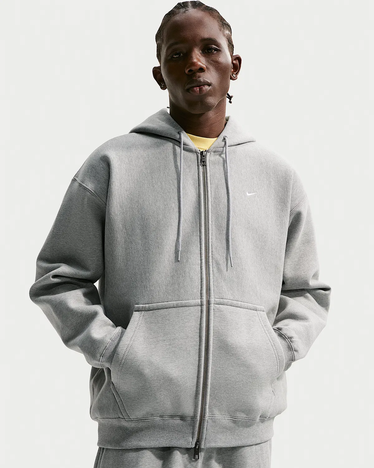 Мужская флисовая кофта на молнии Nike Solo Swoosh, Dark Grey Heather/Light Smoke Grey/White