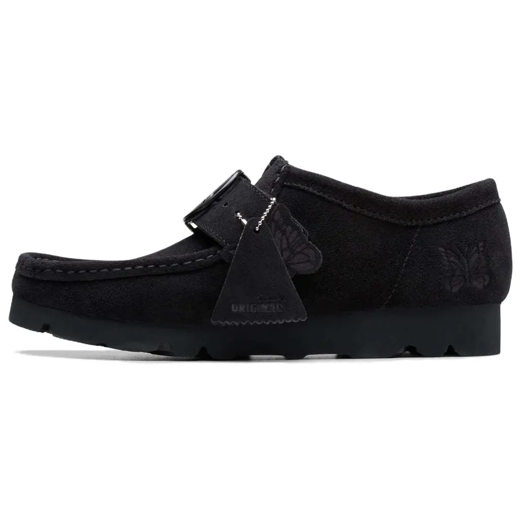 

Clarks Оригиналы Уоллаби Стрэп Нидлс Блэк, цвет Black