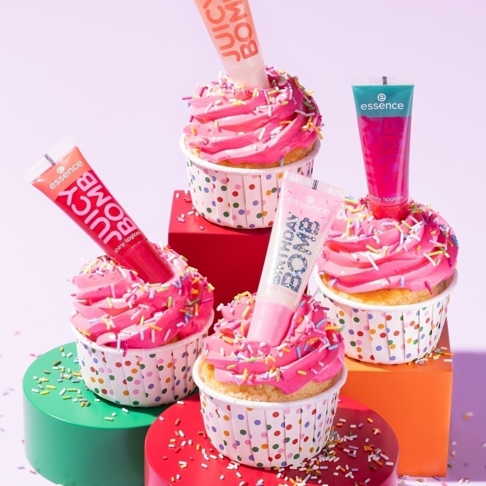 Прозрачный блеск для губ Birthday Bomb для сияющего блеска Essence, atspalvis 01 cake my day! 10 мл — фото 4