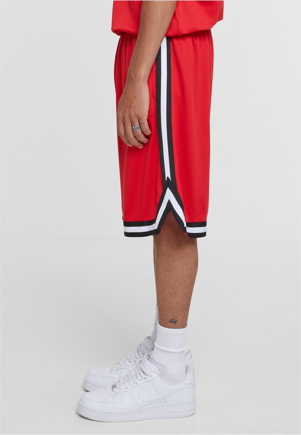 

Шорты Stripes Urban Classics, городской красный черный белый