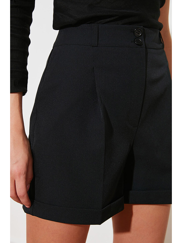 

Шорты trendyol, черный