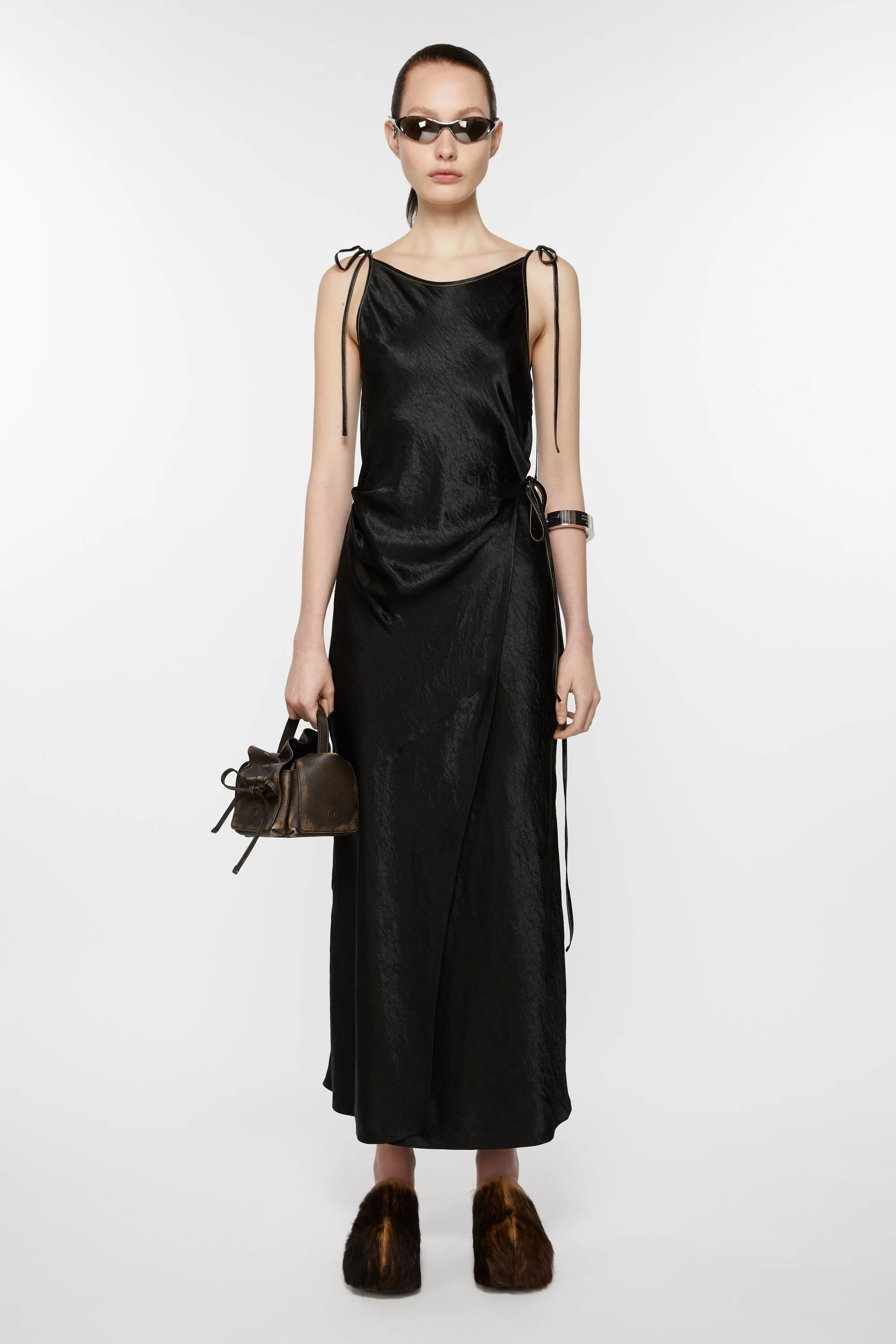 

Атласное платье Acne Studios, черный